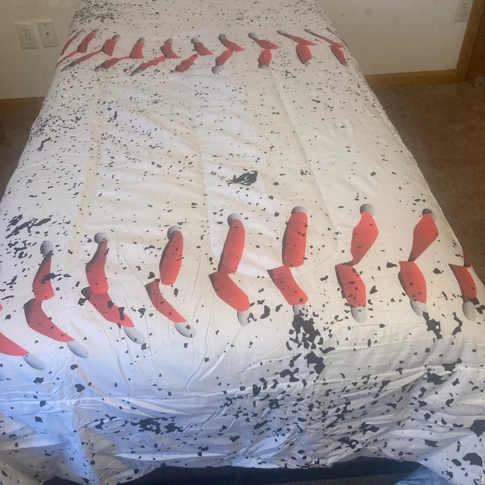Source Unknown Red and White Baseball Comforter